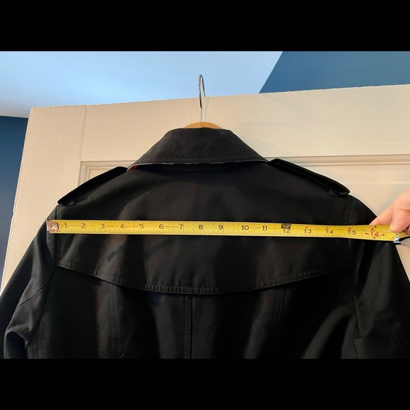 Burberry Trench Coat - Sandringham - Medium Length - Picture 11 of 13